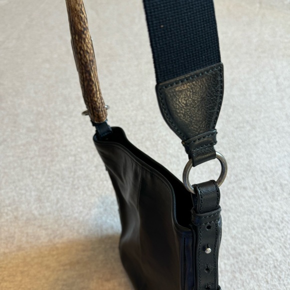 Yves Saint Laurent Mombasa crossbody bag in black - Picture 8 of 9